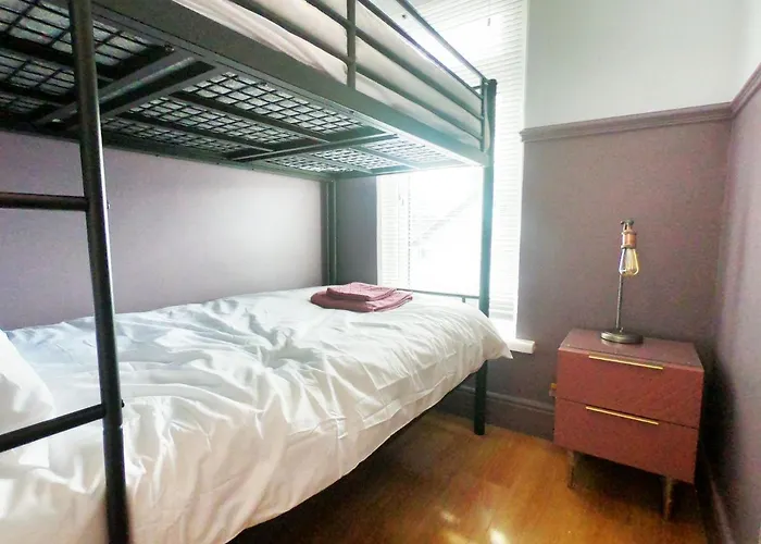 3 Bedroom Boutique Home, Newcastle Town Centre