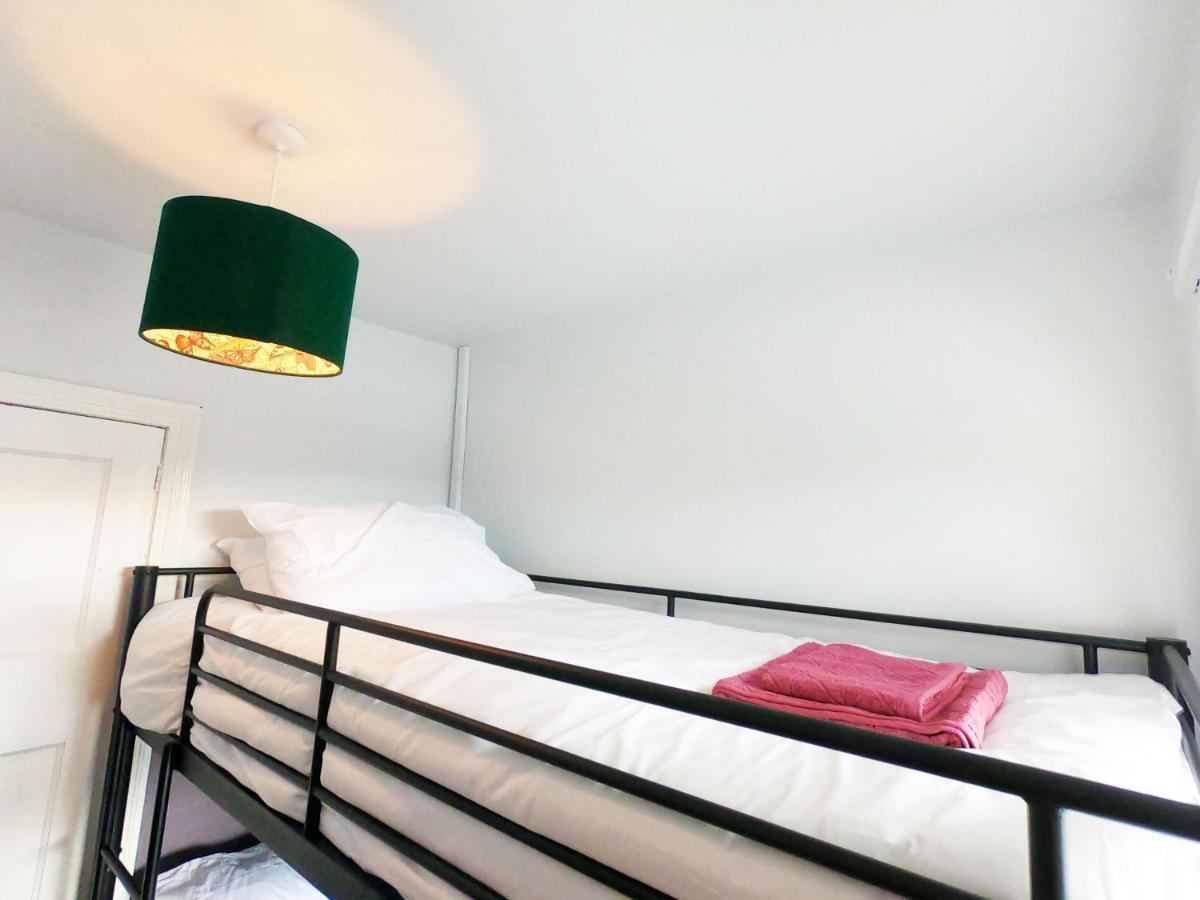 3 Bedroom Boutique Home, Newcastle Town Centre * Newcastle (Down)